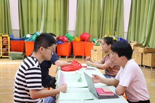 湘湖幼儿园:党员教师开展社区早期教育咨询活动